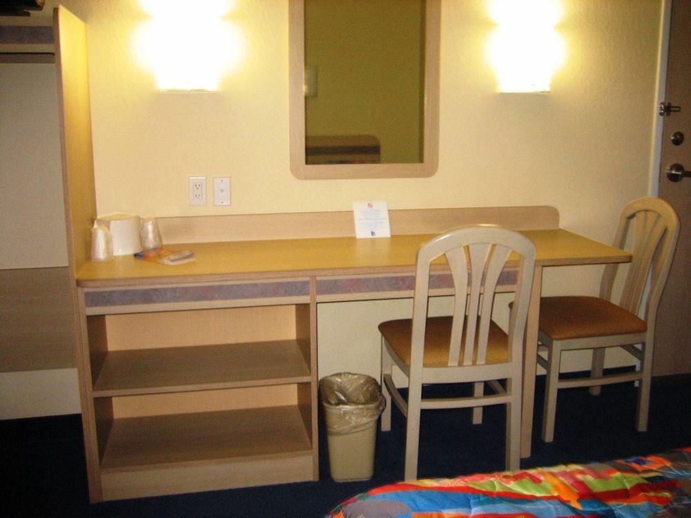 Motel 6-Huntsville, On Eksteriør billede