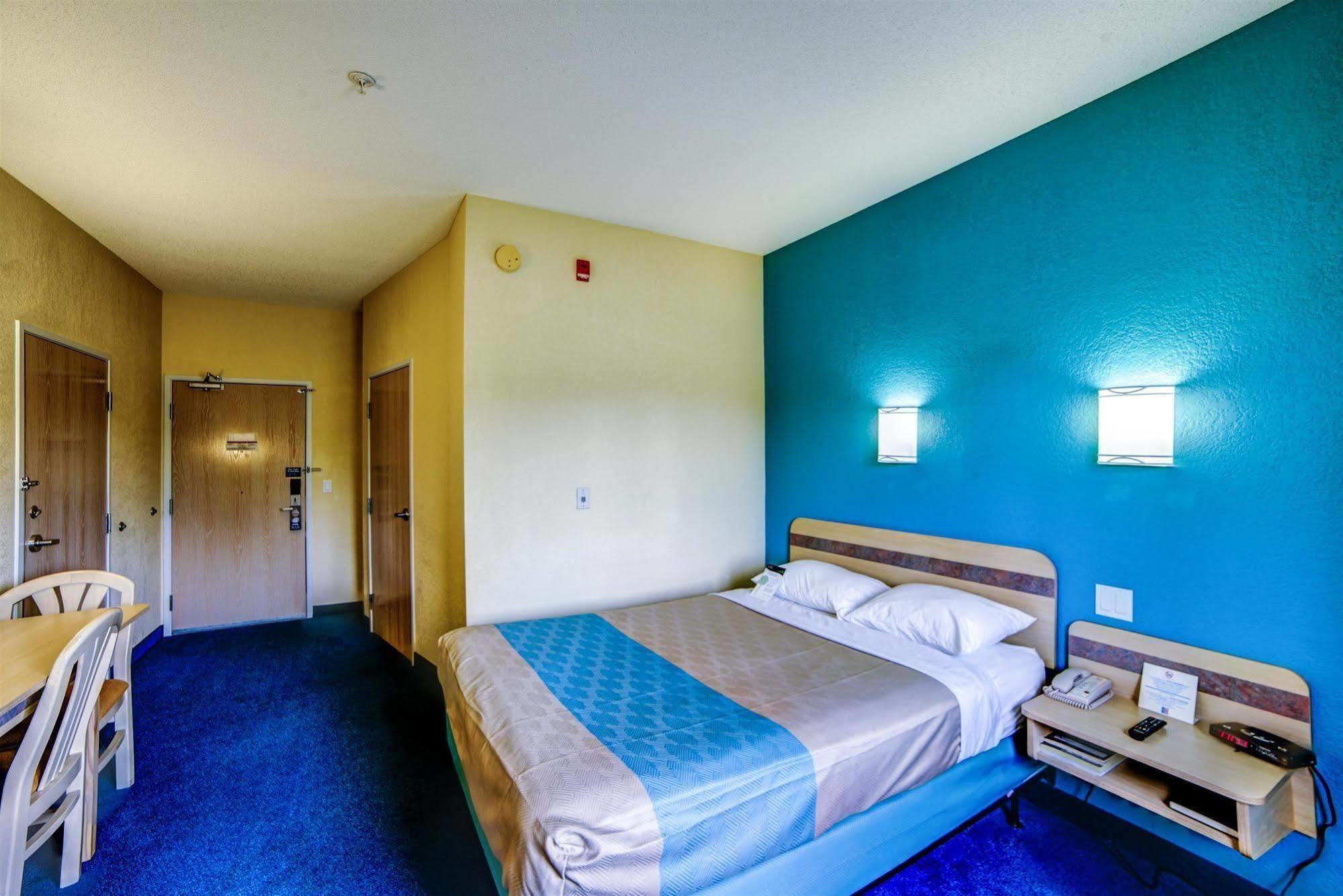 Motel 6-Huntsville, On Eksteriør billede